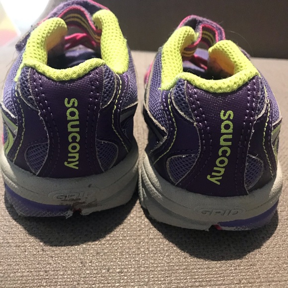 Girls Saucony Runners Size 8W - Picture 4 of 7